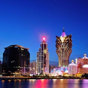 2025年新澳门和香港天天免费精准大全，全面释义、解释与落实